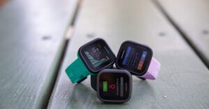 the-garmin-bounce-is-an-lte-smartwatch-to-help-parents-track-their-kids