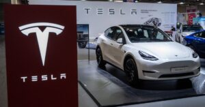 friday’s-top-tech-news:-unexpected-price-cuts-at-tesla